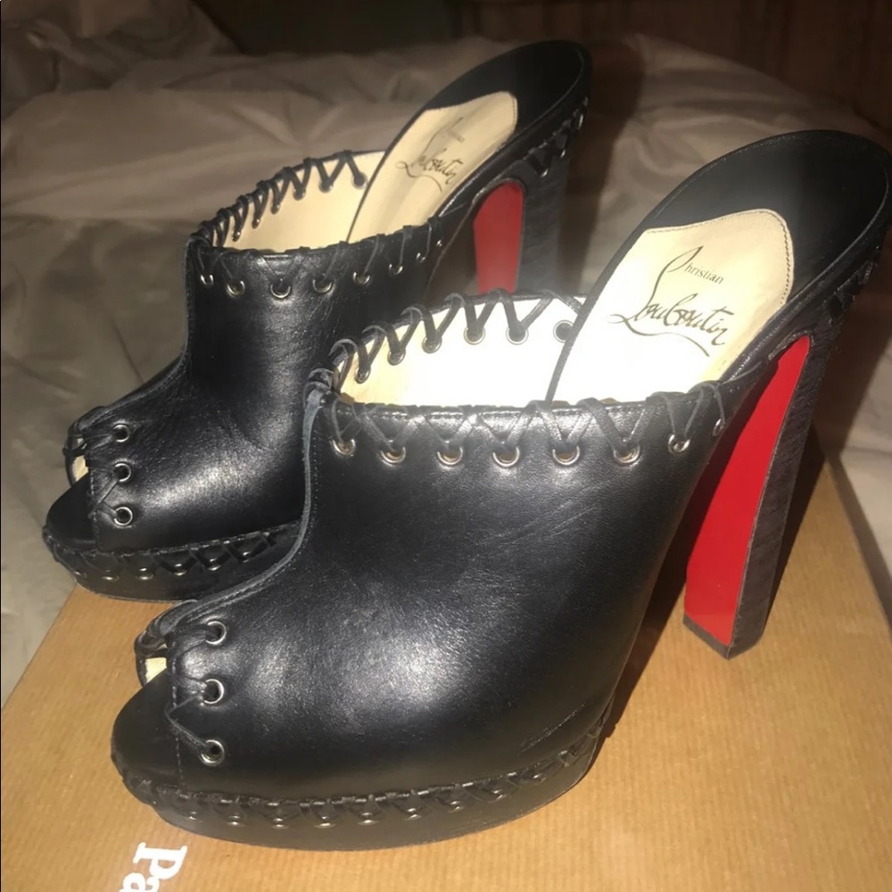 Christian louboutin pumps